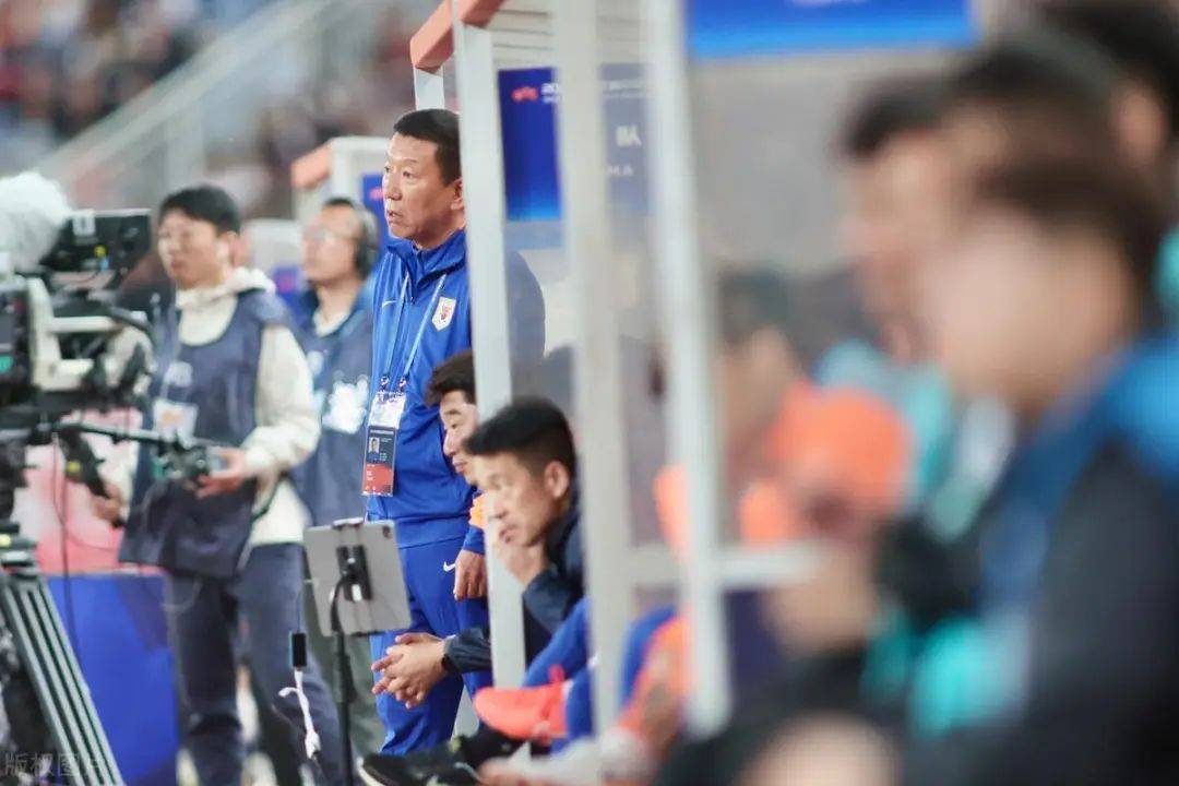 西布朗再现辉煌，冲超前景引发球迷热议的简单介绍